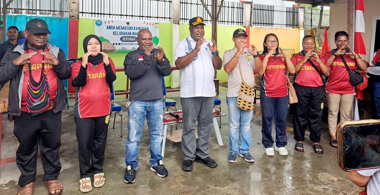 Tekan Inflasi di Timika. Dinas Ketahanan Pangan Mimika Gelar Pasar Murah