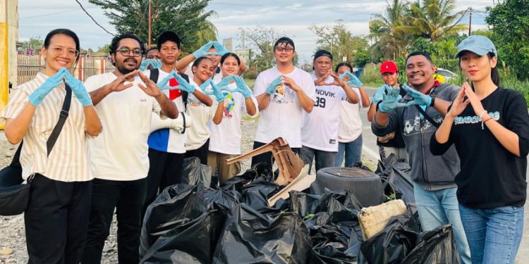 Peringati Hari Sumpah Pemuda ke-97, Pemuda GBI dan JDPT Gelar Cleaning The City