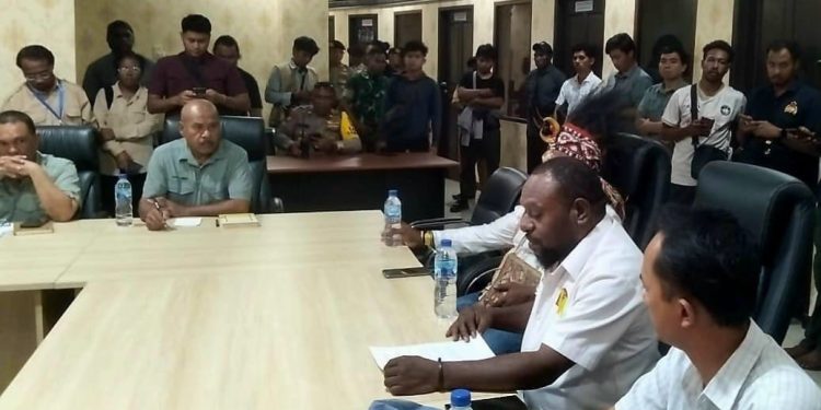 Ketua DAD Mimika: Pembakaran  Mahkota Cenderawasih oleh BBKSDA, Bentuk Pelecehan Terhadap Budaya Papua