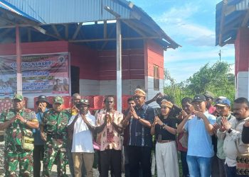 Bupati Mimika Resmikan Empat Unit Rumah di Nawaripi