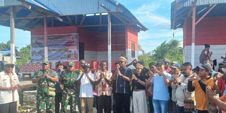 Bupati Mimika Resmikan Empat Unit Rumah di Nawaripi