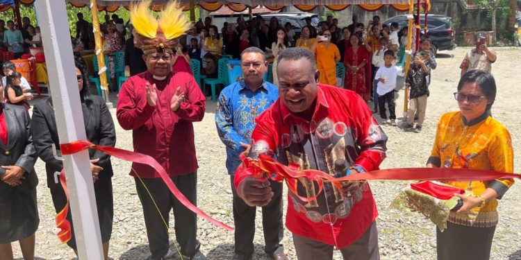 Penjabat Sekda Mimika Resmikan Gereja Protestan Indonesia di Papua Jemaat Betel Siporannu