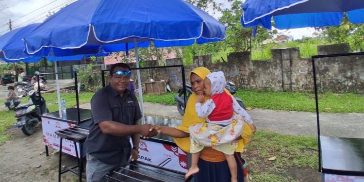 Dapat Bantuan Lapak, Hasna: Terima Kasih Pengurus APKM, Mimpi Itu Kini Jadi Nyata