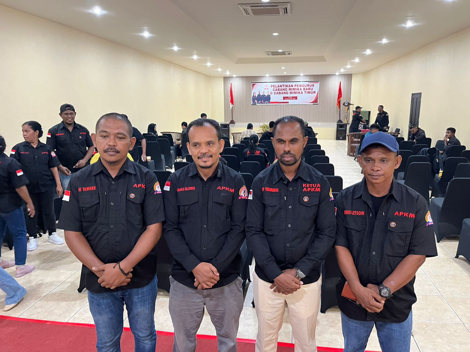 Ketua Umum Pengurus Pusat APKM Melantik Pengurus APKM Cabang Mimika Baru dan Mimika Timur