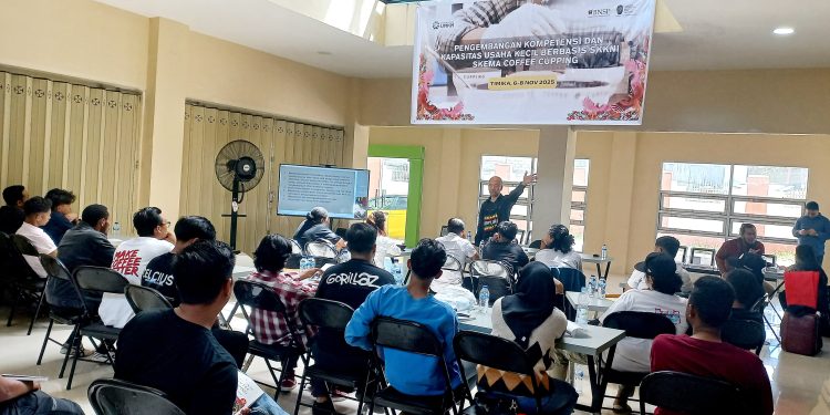 30 Barista dan Pengusaha Kopi di Mimika Ikut Kegiatan Pengembangan Kapasitas Berbasis SKKNI Skema Coffee Cupping