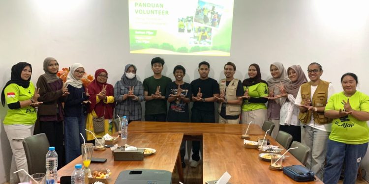 Komunitas Pijar Mimika Adakan Workshop from Volunteer to Chang