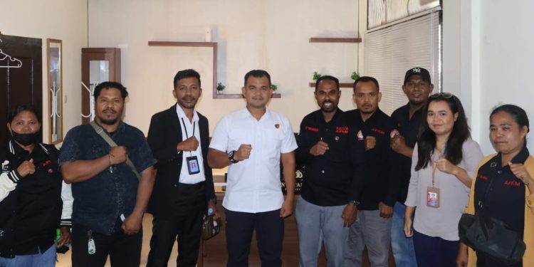 Aliansi Pemuda Kei Mimika Resmi Laporkan Sejumlah Pemilik Akun Penyebar Rasis dan Sara ke Polres Mimika