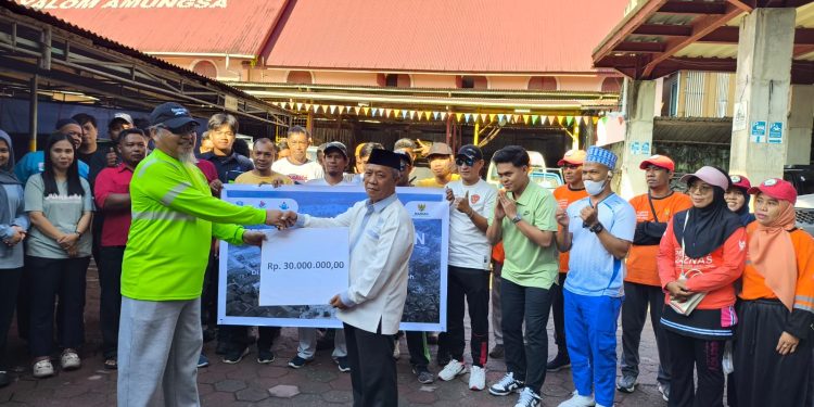BAZNAS Mimika Terima Donasi dari PT Srikandi Rp30 Juta untuk Korban Bencana Sumatera