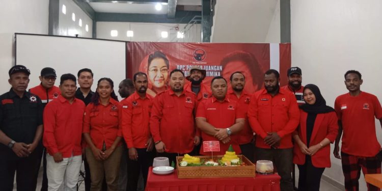 Rayakan Ultah Ketum PDI-Perjuangan, Ketua DPC Mimika Ingatkan Kembali Pesan Megawati: Seluruh Kader Partai Hadir Bersama Rakyat Dalam Kondisi Apapun
