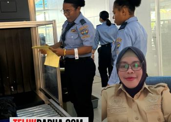 Anggota DPRK Mimika Hj.Rampeani Merasa Bangga, Putra-Putri Papua Sudah Bekerja di Bandara Mozes Kilangin