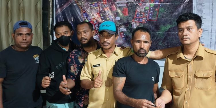 Dua Ketua RT di Wearhir Kota Tual Serahkan Kunci Rumah dan Motor Sebagai Agunan, Para Tukang dan Pekerja Tetap Dibayar