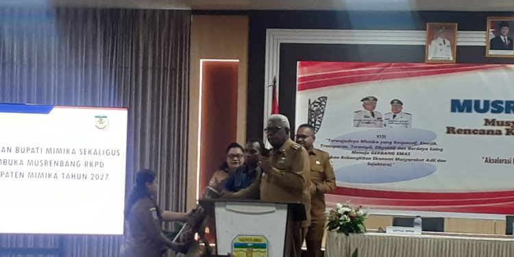 Bupati Mimika Johanes Rettob Ingatkan OPD Tidak ‘Ego Sektoral’, Harus Jadi Pelayan Masyarakat