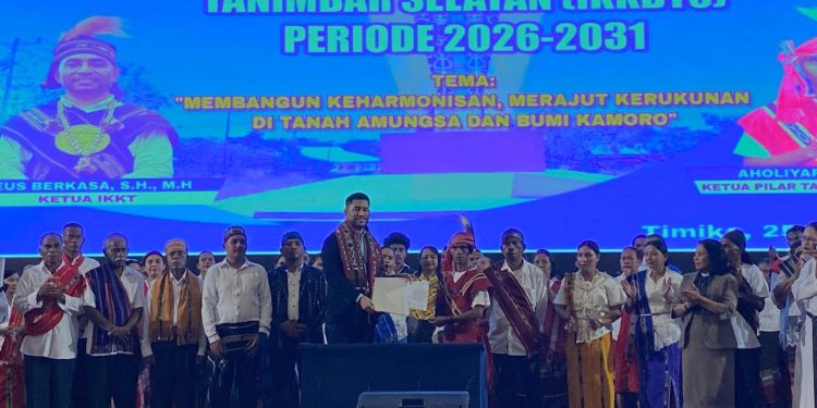 Ketua IKKT Melantik Pengurus Pilar Kecamatan Tansel, Eus Berkasa Tekankan 5 Poin Penting Jaga Martabat Warga Tanimbar di Mimika