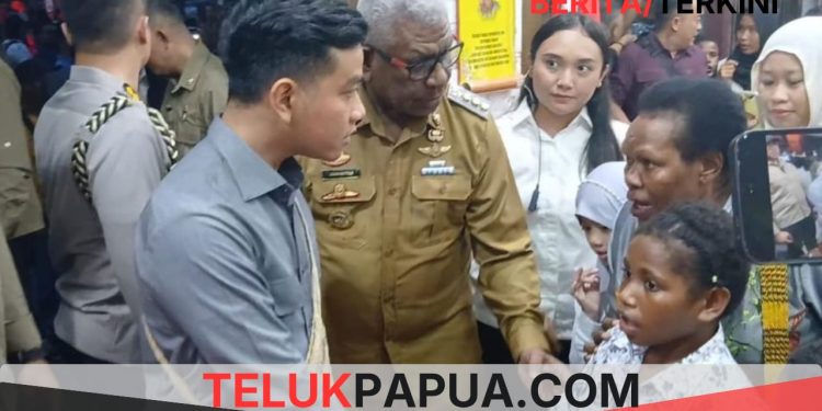 Bupati Mimika Dampingi Wapres RI Saat Ajak Puluhan Anak Yatim Belanja Peralatan Sekolah