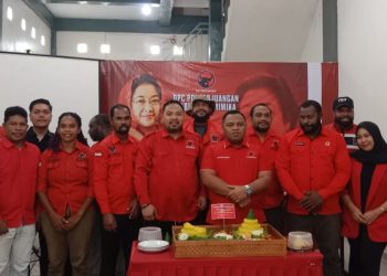 Peringati Haul Bung Karno 2026,   Ketua DPC PDI Perjuangan Mimika, Adrian Andhika Thie: Masyarakat Indonesia Punya Tanggung Jawab Moral Menjaga dan Mewariskan Nilai Perjuangan Sang Proklamator