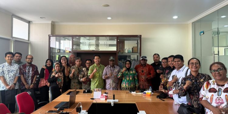 Ketua Tim Kerja Batas Administrasi Badan Informasi Geospasial RI Apresiasi Pansus Tapal Batal Kapiraya. Lulus Hidayanto Sebut Penegasan Batas Administrasi Wilayah Harus Penuhi Dua Kaidah Utama